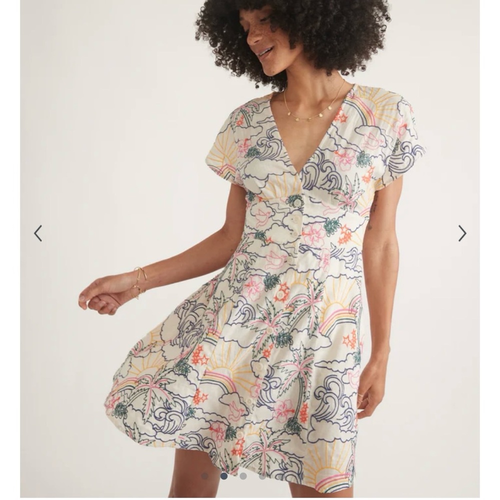 Marine Layer Camila short dress in Groovy print. Small